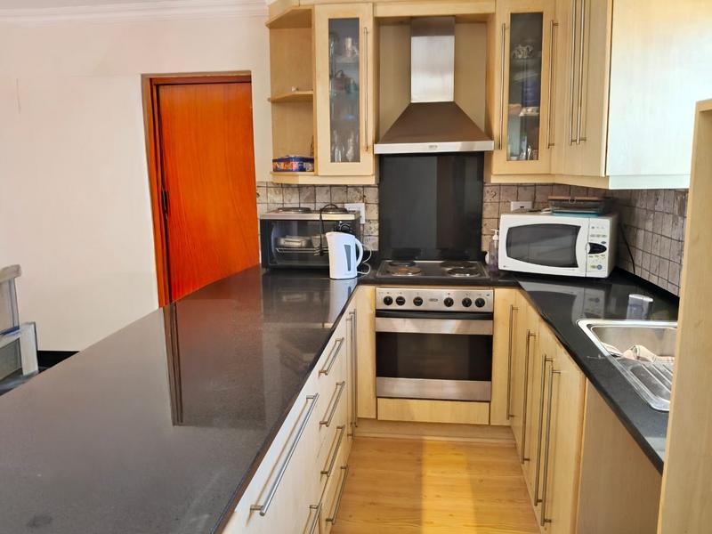 2 Bedroom Property for Sale in Oakglen Western Cape